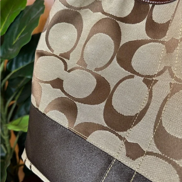 Vintage COACH single strap shoulder tote!
